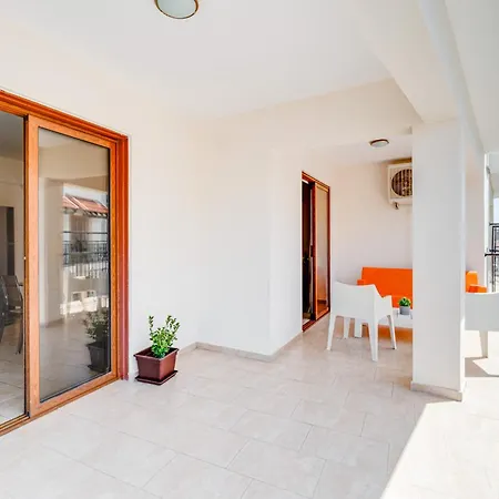 Market View - Near The Διαμέρισμα Λάρνακα