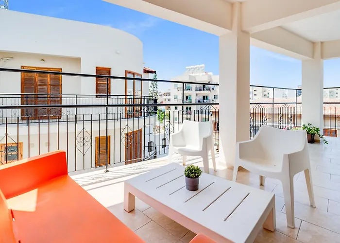 Market View - Near The Appartamento Larnaca