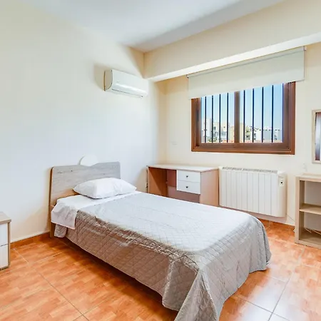 Market View - Near The ラルナカ